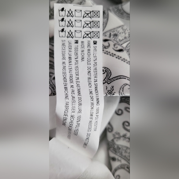 NWOT! En Saison Women's Scarf Print Wrap Blouse Size Small - Picture 5 of 7